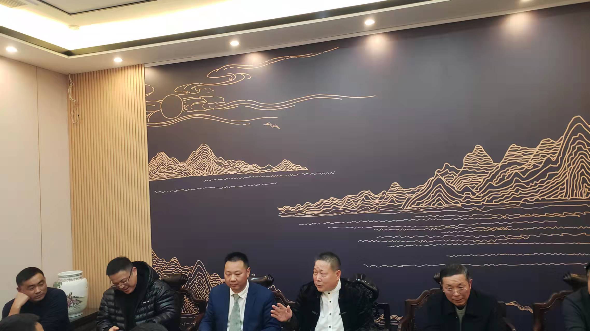 上海庐江商会召开春节后第一次工作会议