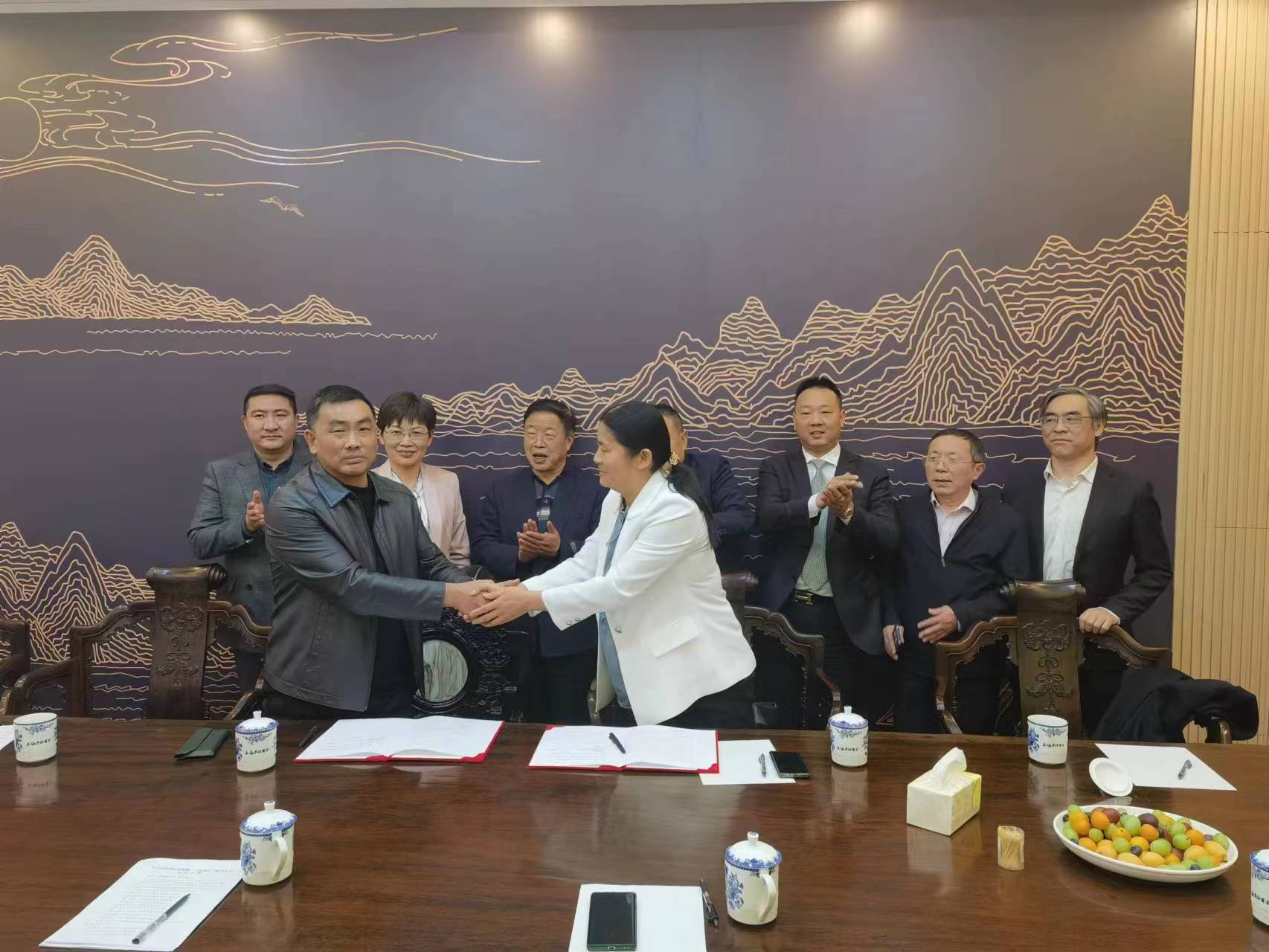 上海庐江商会与汤池镇成功签约4家“农舍经济”